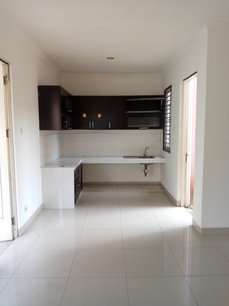 Rumah Disewaka Semi Furnished di Cluster Greenwood Lippo Cikarang